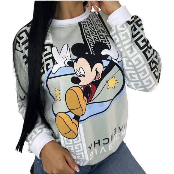 Unisex Youth Long Sleeve Sweater with Beautiful Mickey Mouse Print Size M - Picture 1 of 9